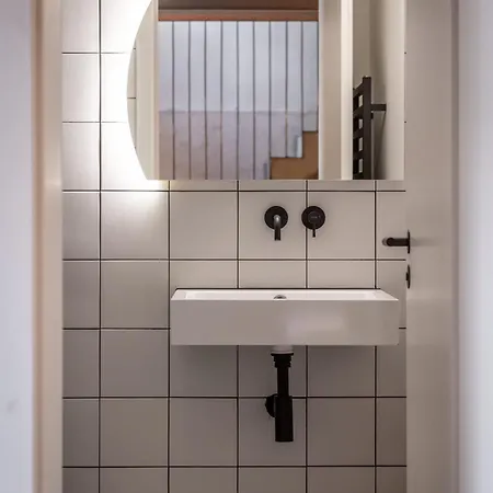 Concrete Loft Duplex -40sqm- Near Antonplatz アパート ベルリン