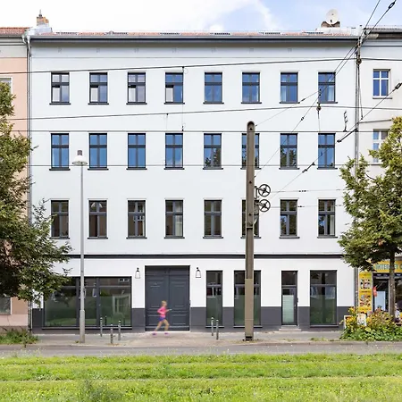 Concrete Loft Duplex -40sqm- Near Antonplatz * ベルリン